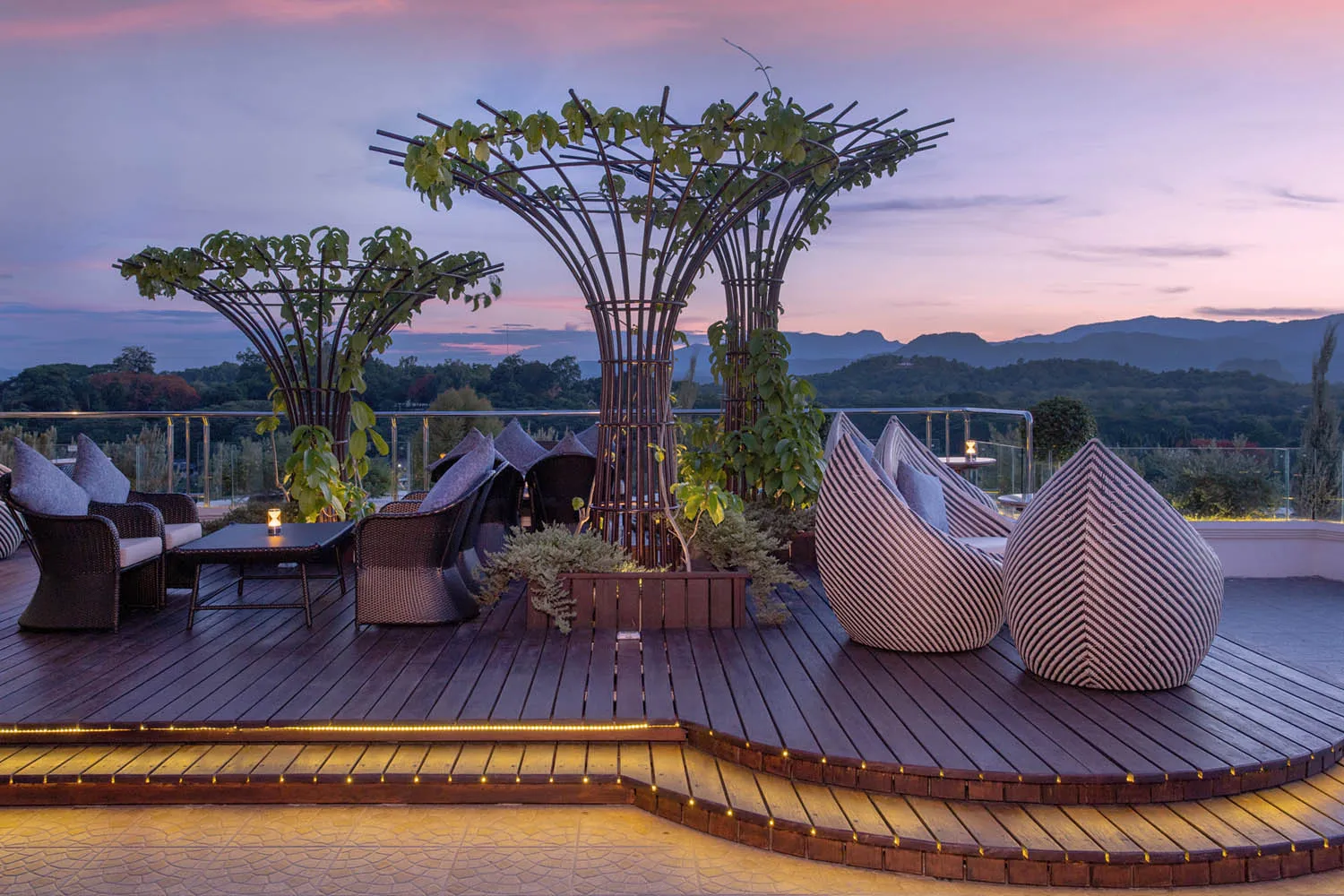 7 Popular Restauants and Cafes Near The Riverie Chiang Rai