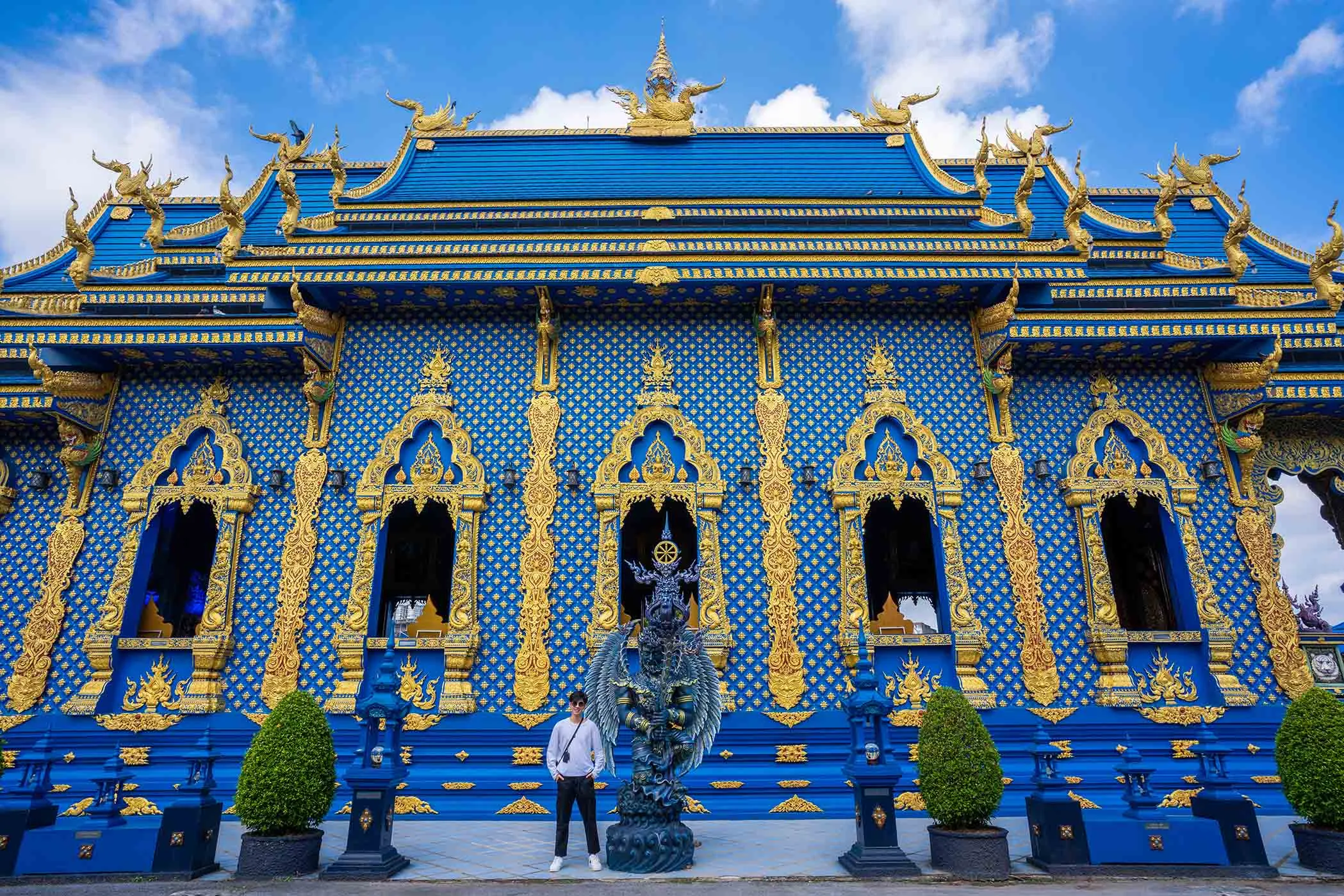 Wat Rong Suea Ten – Blue Temple
