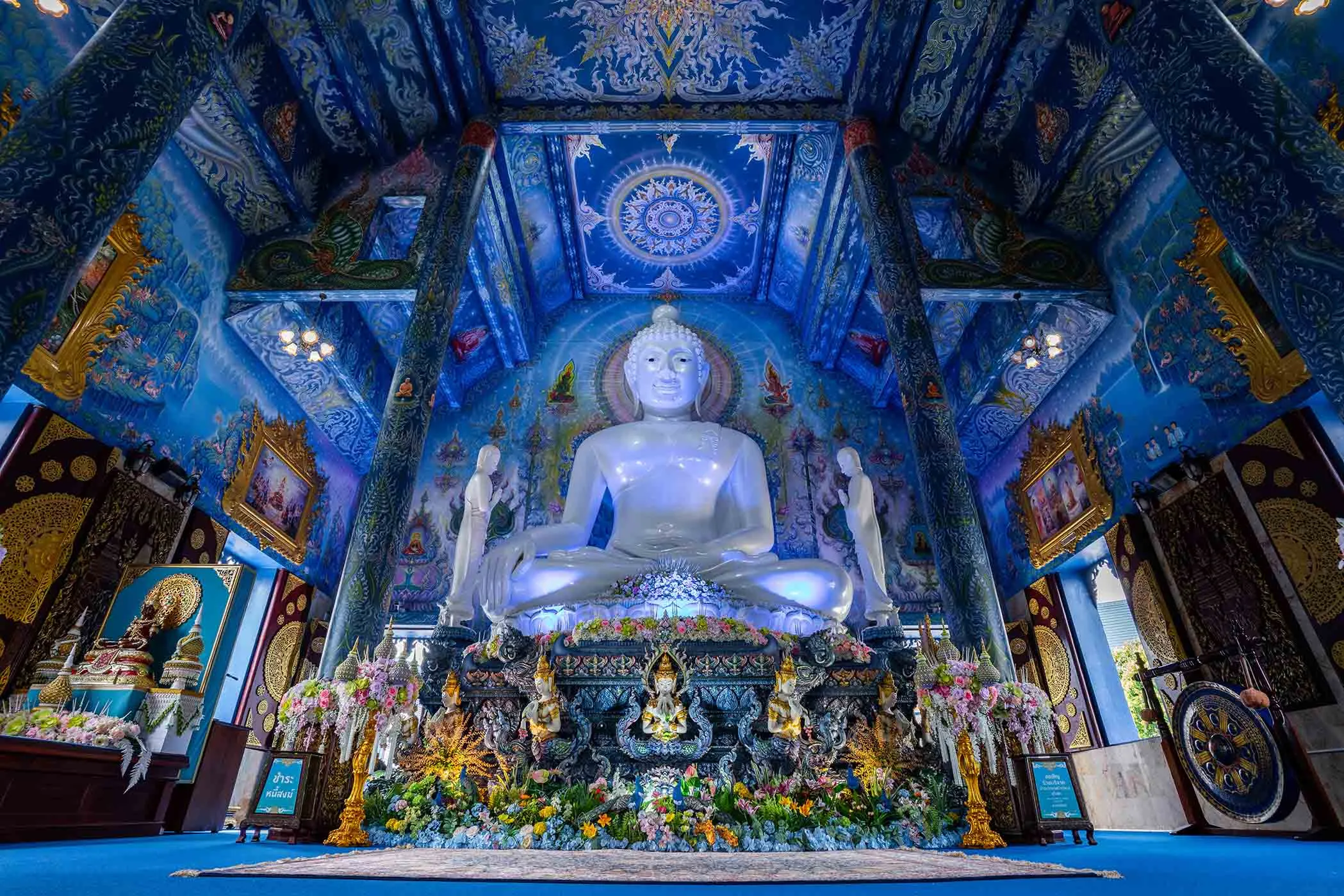 Wat Rong Suea Ten – Blue Temple